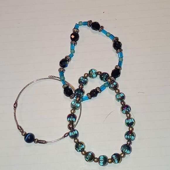 3 bracelets - Picture 1 of 5